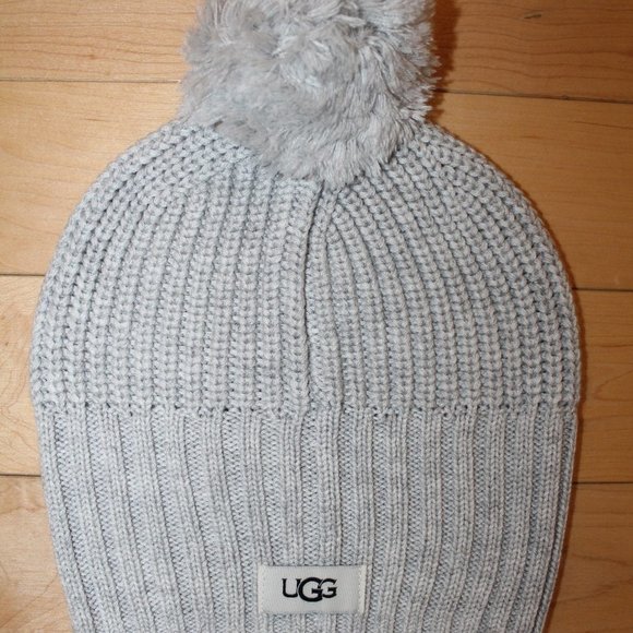 NWT UGG KNIT POM WOMEN'S UNISEX HAT GRAY‎ - Picture 1 of 4